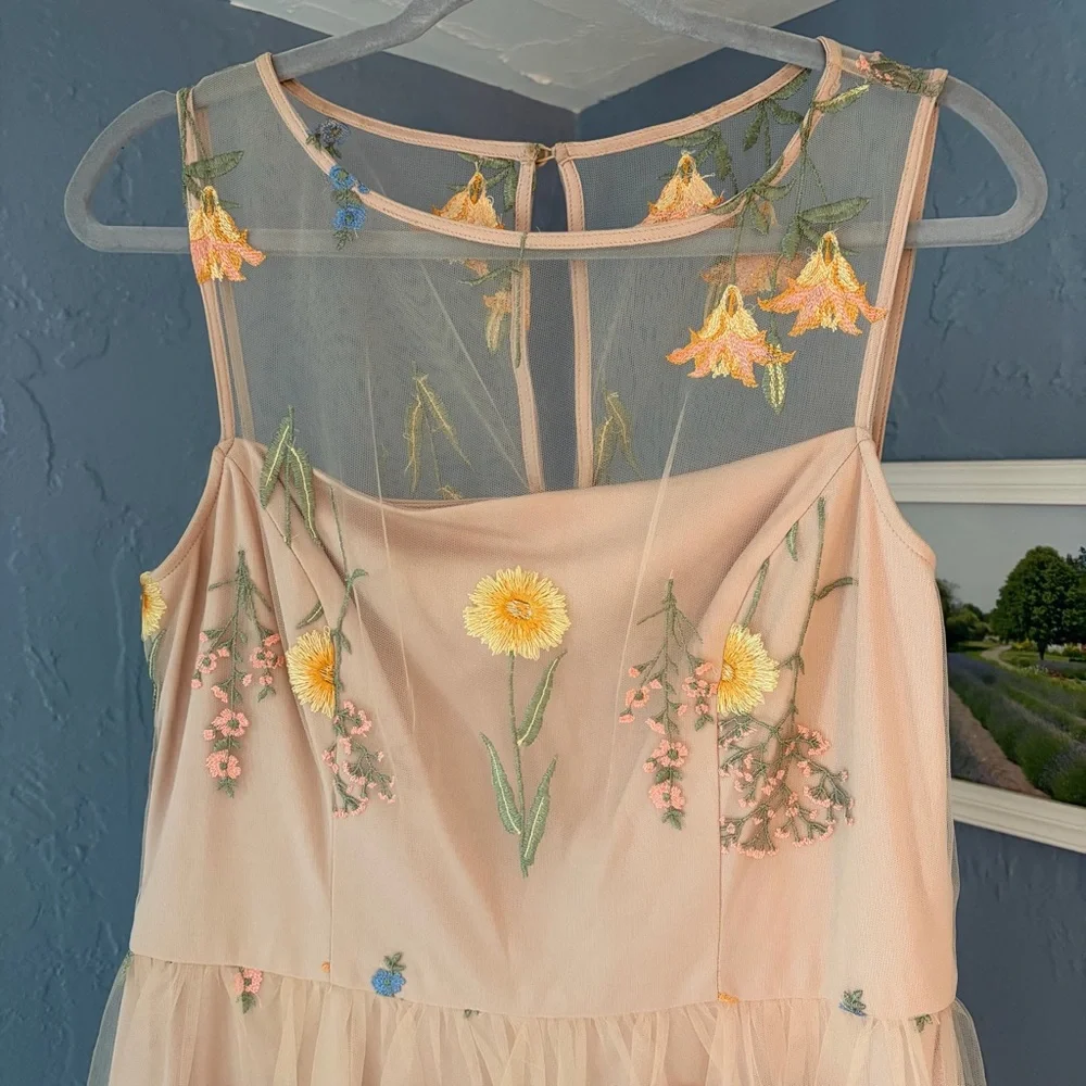 Jessica Howard Peach Midi Dress with Yellow Floral Embroidery, size 10 - Picture 2 of 6